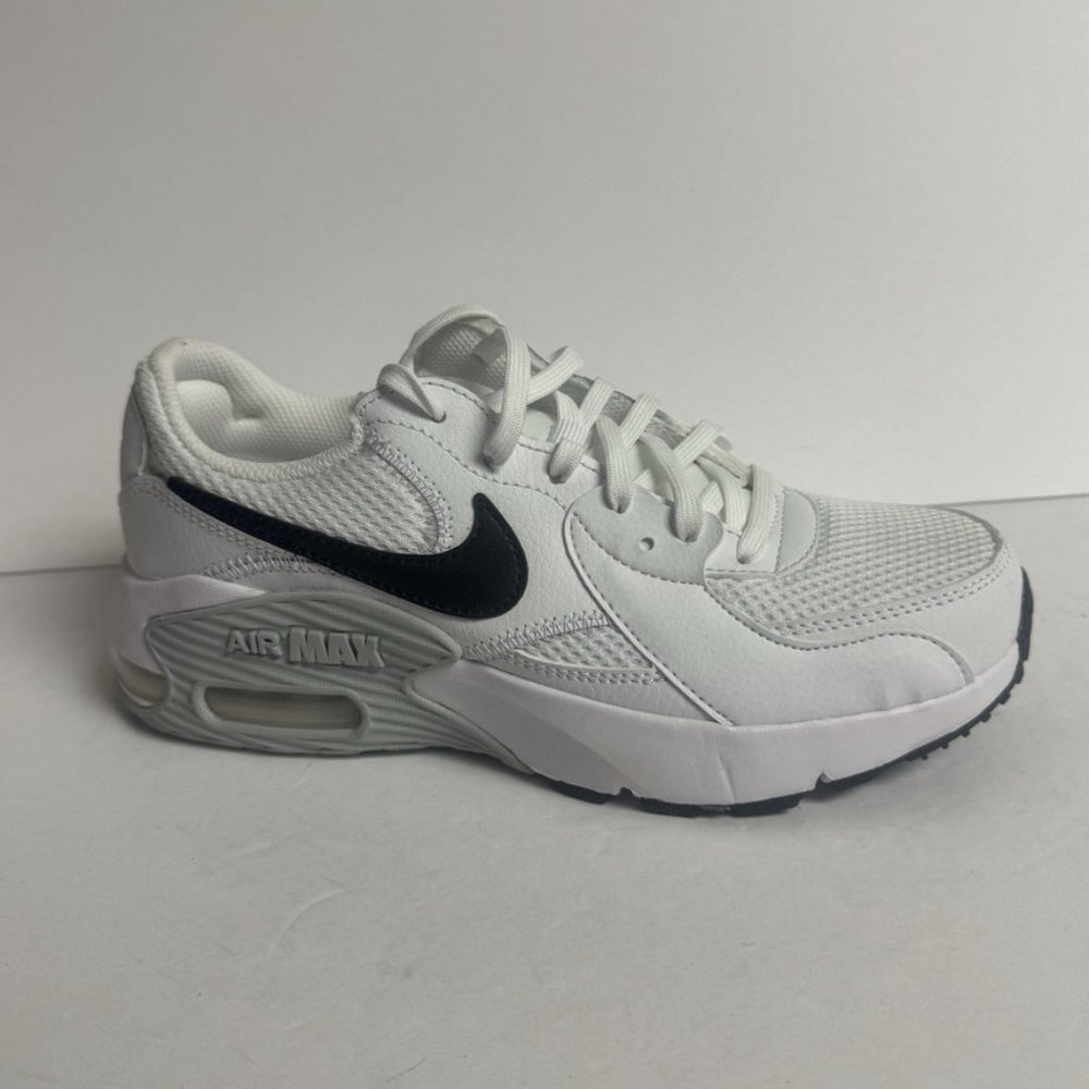 Nike Women’s Air Max Excee Sneaker White Size 6.5 M